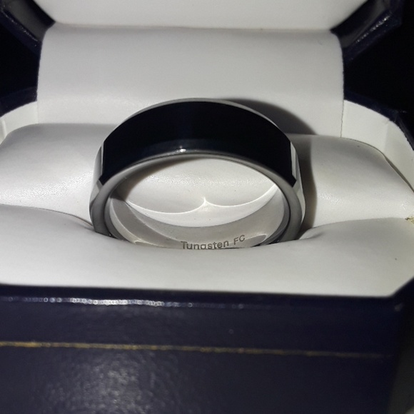 Tungsten Ring - Picture 6 of 8
